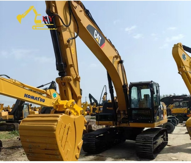 2024 Caterpillar 320D2 - Lánctalpas kotró: 2 kép. 2024 Caterpillar 320D2 - Lánctalpas kotró: 2 kép.