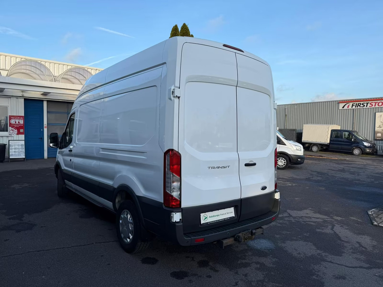 Ford Transit - Kis furgon: 3 kép. Ford Transit - Kis furgon: 3 kép.
