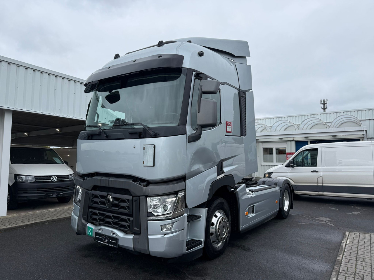 RENAULT T - Nyergesvontató: 1 kép. RENAULT T - Nyergesvontató: 1 kép.