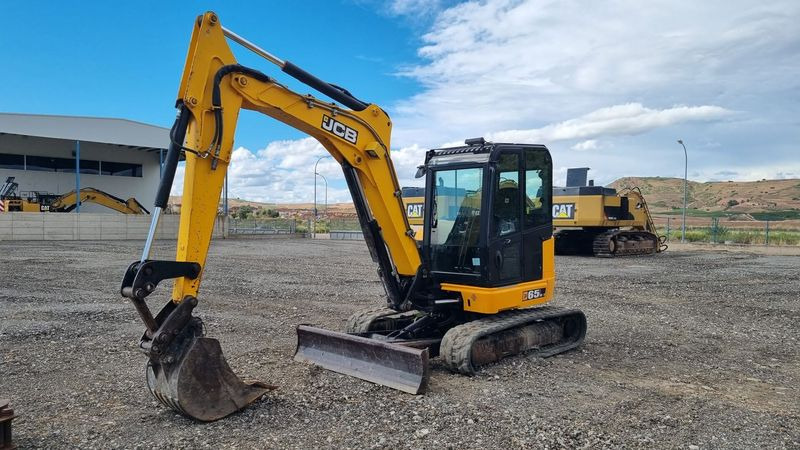 JCB JCB 65R-1 - Minikotró: 2 kép. JCB JCB 65R-1 - Minikotró: 2 kép.