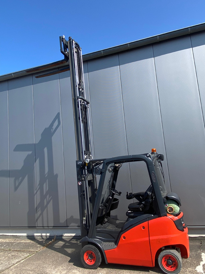 Linde Linde H 16 T - 2.575 h - Seitenschieber - - Gázüzemű targonca: 5 kép. Linde Linde H 16 T - 2.575 h - Seitenschieber - - Gázüzemű targonca: 5 kép.