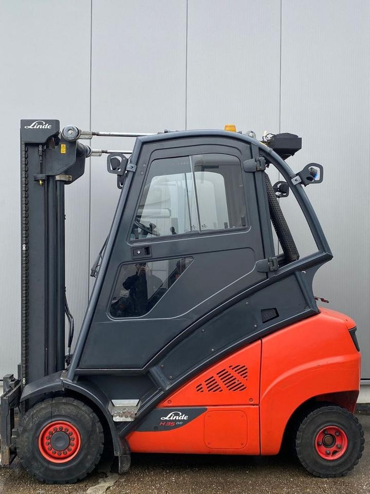 Linde Linde H 35 T - 6.012 h - Seitenschieber - - Gázüzemű targonca: 2 kép. Linde Linde H 35 T - 6.012 h - Seitenschieber - - Gázüzemű targonca: 2 kép.