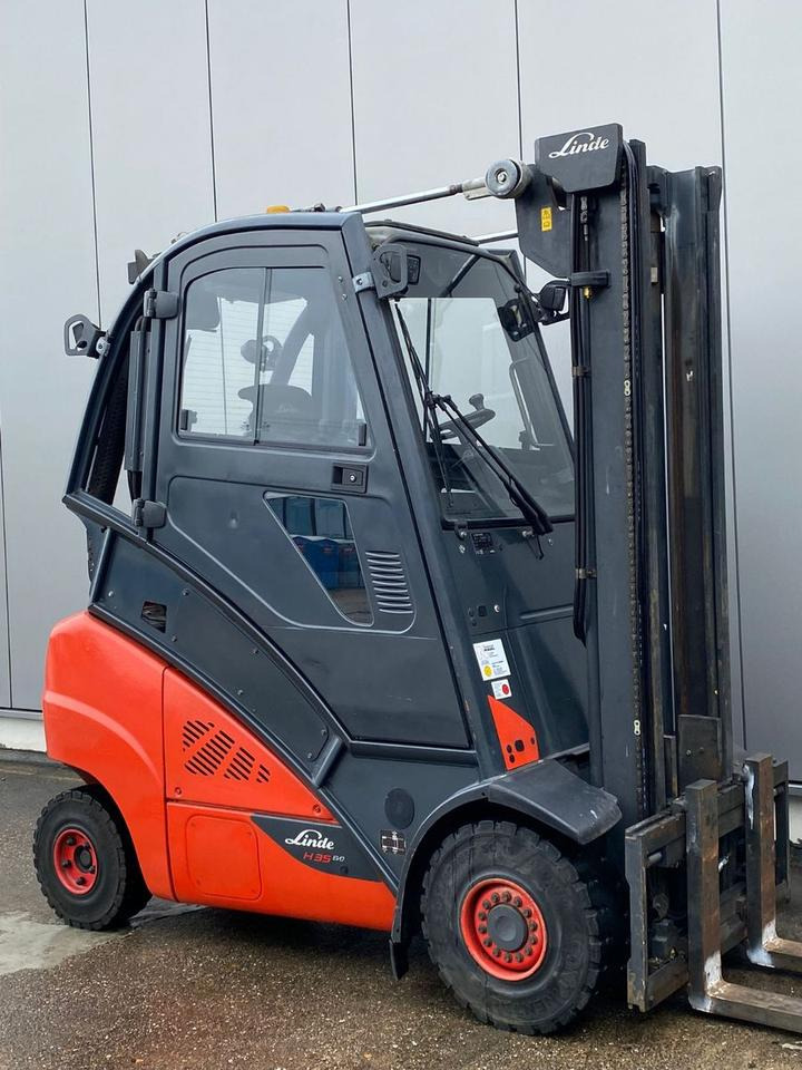 Linde Linde H 35 T - 6.012 h - Seitenschieber - - Gázüzemű targonca: 4 kép. Linde Linde H 35 T - 6.012 h - Seitenschieber - - Gázüzemű targonca: 4 kép.