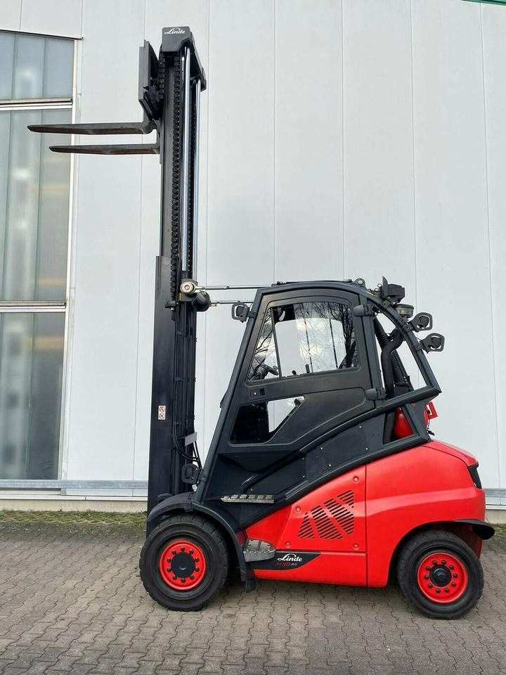 Linde Linde H 50 T - 7.390 h - Seitenschieber/Zinken neu - - Gázüzemű targonca: 5 kép. Linde Linde H 50 T - 7.390 h - Seitenschieber/Zinken neu - - Gázüzemű targonca: 5 kép.
