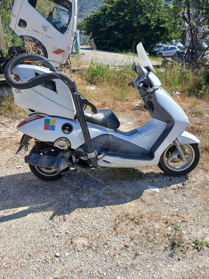 MOTO CROTTE HONDA PANTHEON . - Motorkerékpár: 1 kép. MOTO CROTTE HONDA PANTHEON . - Motorkerékpár: 1 kép.