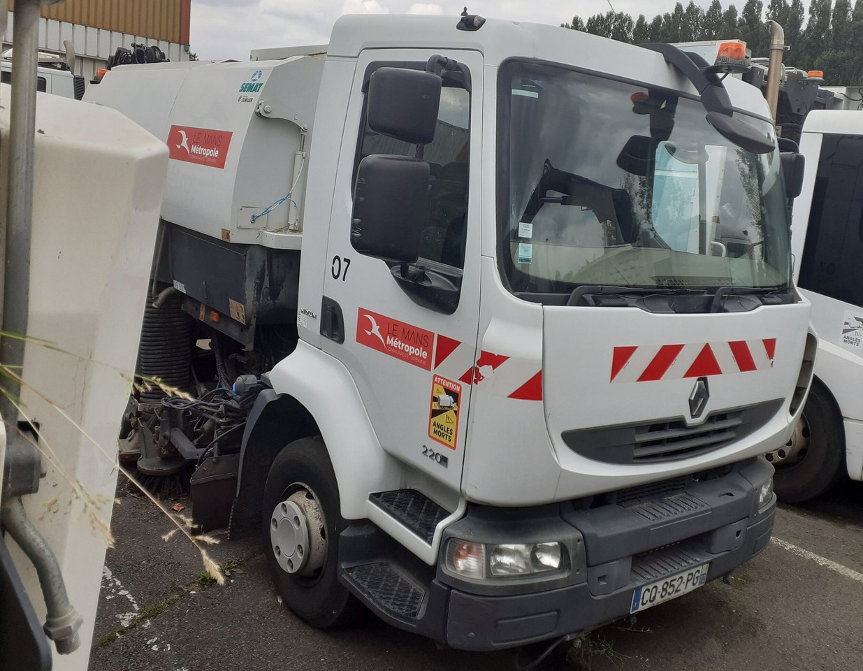 /!\ RESERVÉE AUX PROFESSIONNELS DE L'AUTOMOBILE UNIQUEMENT ! - Utcaseprő gép: 1 kép. /!\ RESERVÉE AUX PROFESSIONNELS DE L'AUTOMOBILE UNIQUEMENT ! - Utcaseprő gép: 1 kép.