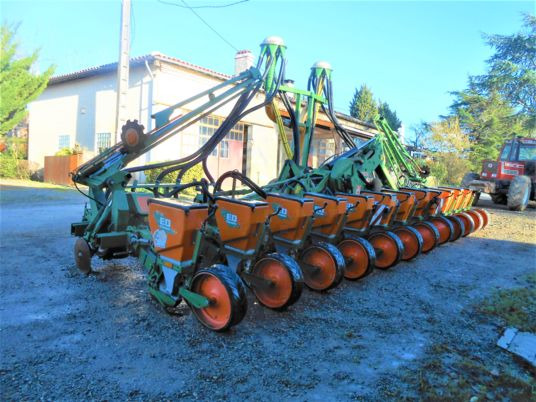 Amazone ED 602 CLASSIC - Precíziós vetőgép: 2 kép. Amazone ED 602 CLASSIC - Precíziós vetőgép: 2 kép.