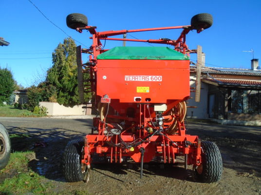 Gaspardo ts primavera - Kombinált vetőgép: 2 kép. Gaspardo ts primavera - Kombinált vetőgép: 2 kép.