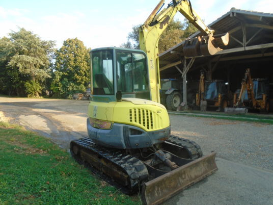 Yanmar VIO55 - Minikotró: 3 kép. Yanmar VIO55 - Minikotró: 3 kép.