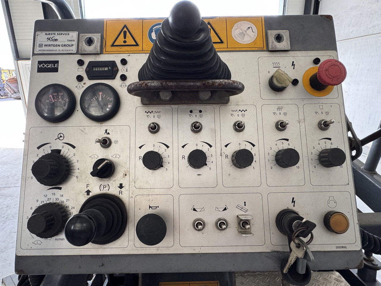 Vögele Super 800 - Útburkológép: 4 kép. Vögele Super 800 - Útburkológép: 4 kép.