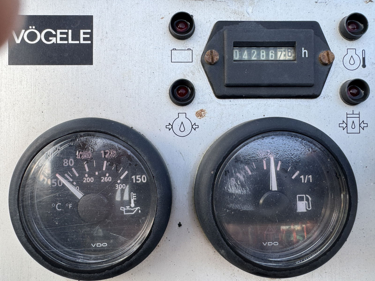 Vögele Super 800 - Útburkológép: 2 kép. Vögele Super 800 - Útburkológép: 2 kép.