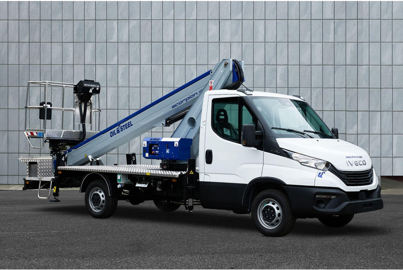 Oil & Steel Scorpion 18 Sobre IVECO DAILY 35S14 entre ejes 3750 mm - Emelő: 1 kép. Oil & Steel Scorpion 18 Sobre IVECO DAILY 35S14 entre ejes 3750 mm - Emelő: 1 kép.