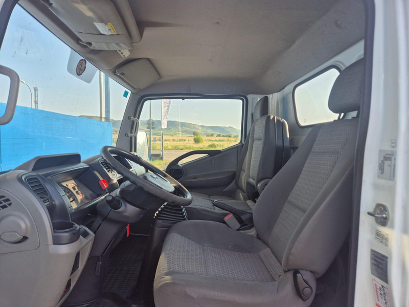 Emelő Usado SOCAGE DA320 sobre NISSAN CABSTAR 35.12: 10 kép.