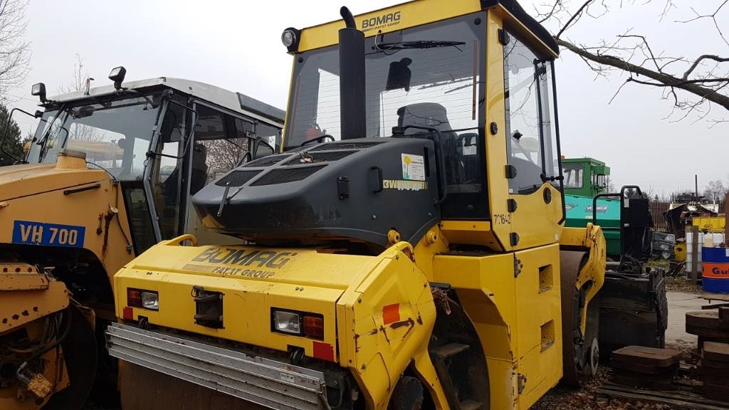 Bomag BW 174 A P AM - Úthenger: 1 kép. Bomag BW 174 A P AM - Úthenger: 1 kép.