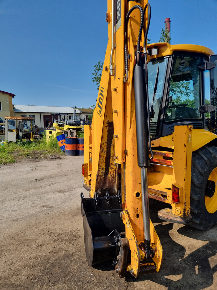 JCB 4CX - Kotrórakodó: 4 kép. JCB 4CX - Kotrórakodó: 4 kép.