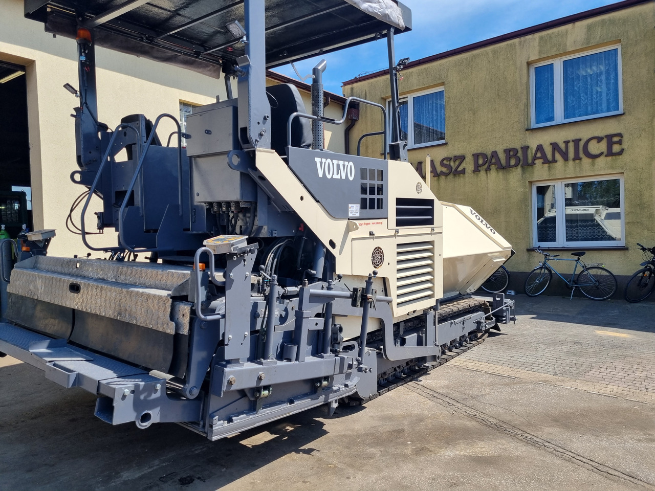 VOLVO TITAN 6820 - Útburkológép: 2 kép. VOLVO TITAN 6820 - Útburkológép: 2 kép.