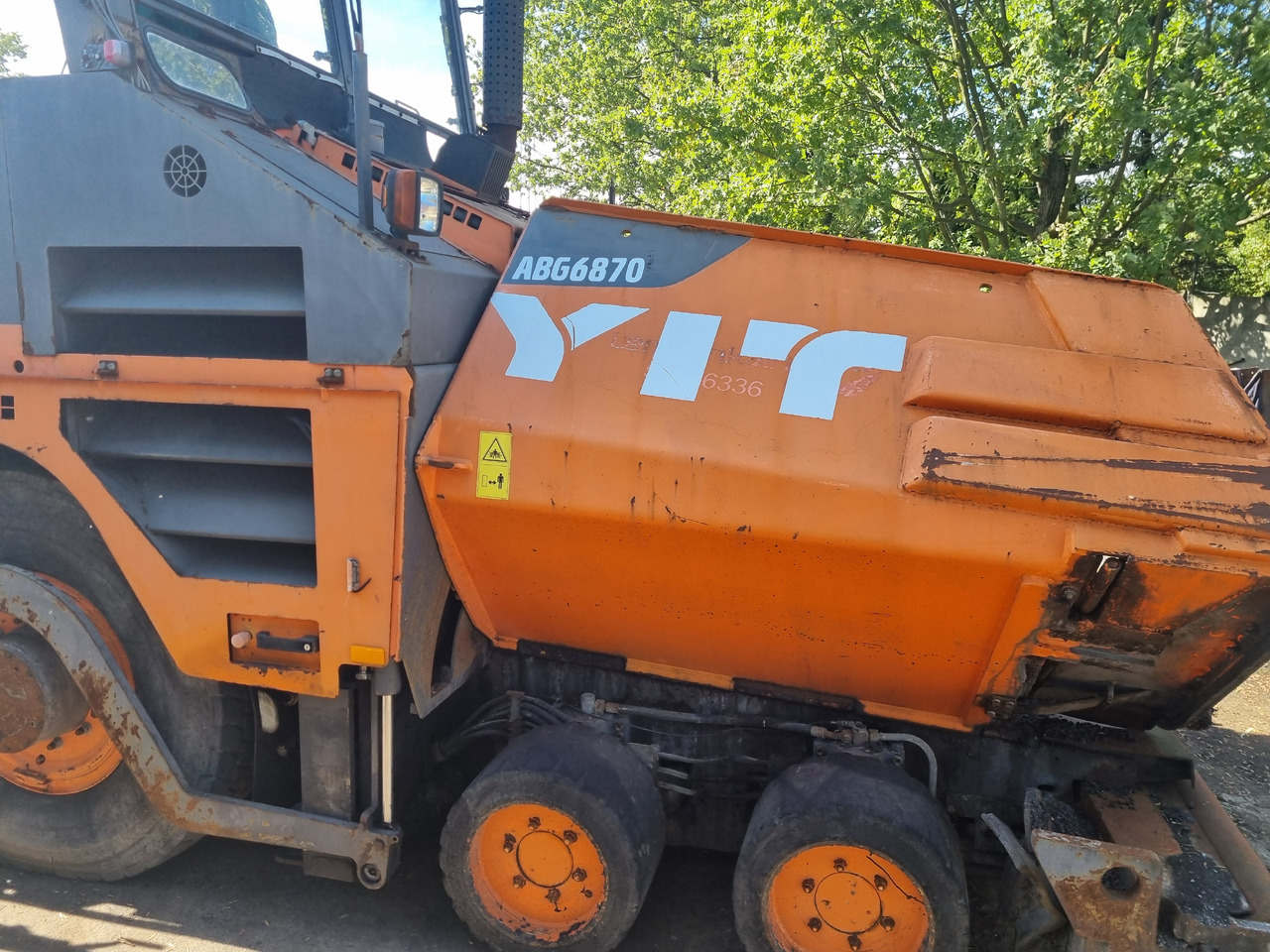 VOLVO TITAN 6870 - Útburkológép: 2 kép. VOLVO TITAN 6870 - Útburkológép: 2 kép.