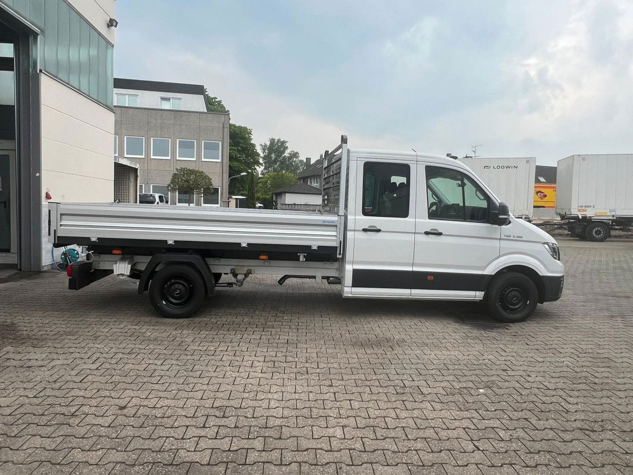 MAN TGE 3 3.180 L4 - 3-Seiten-Kipper 3,5t Aut. LED DC - Billenőplatós kisteherautó, Duplakabinos kisteherautó: 4 kép. MAN TGE 3 3.180 L4 - 3-Seiten-Kipper 3,5t Aut. LED DC - Billenőplatós kisteherautó, Duplakabinos kisteherautó: 4 kép.