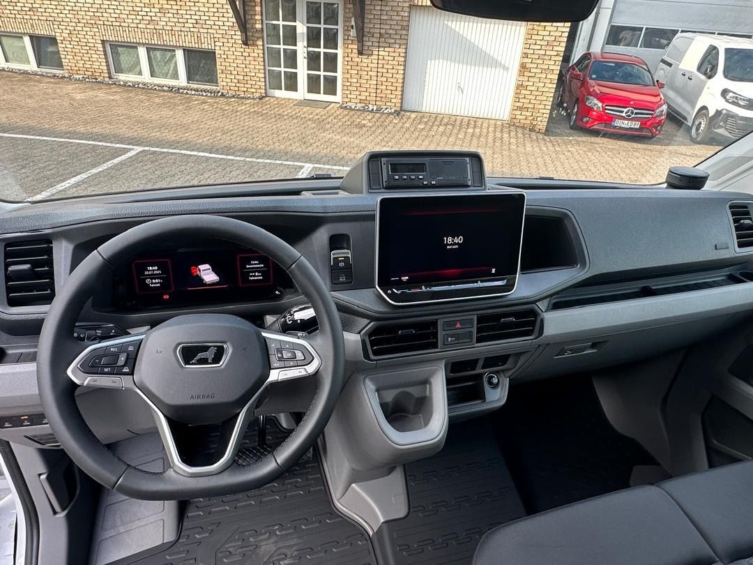 Billenőplatós teherautó MAN TGE 6.160 Doka L4 Dreiseitenkippe Klima-Navi-AHK: 17 kép. Billenőplatós teherautó MAN TGE 6.160 Doka L4 Dreiseitenkippe Klima-Navi-AHK: 17 kép.