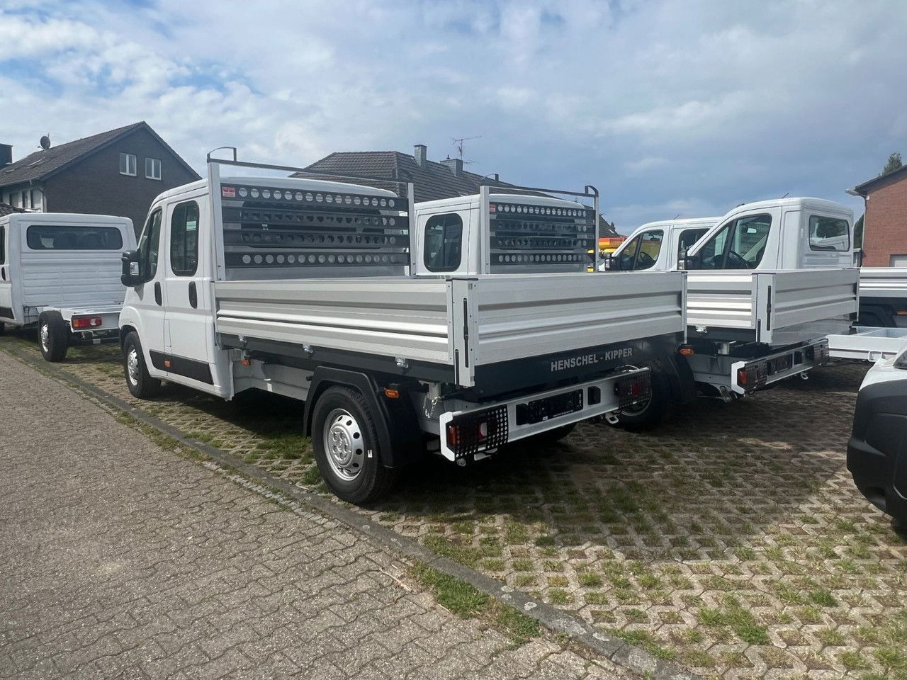 Opel Movano DoKa Kipper-Pritsche- L3H2 3,5t Edition Vermietung möglich - Billenőplatós kisteherautó, Duplakabinos kisteherautó: 4 kép. Opel Movano DoKa Kipper-Pritsche- L3H2 3,5t Edition Vermietung möglich - Billenőplatós kisteherautó, Duplakabinos kisteherautó: 4 kép.