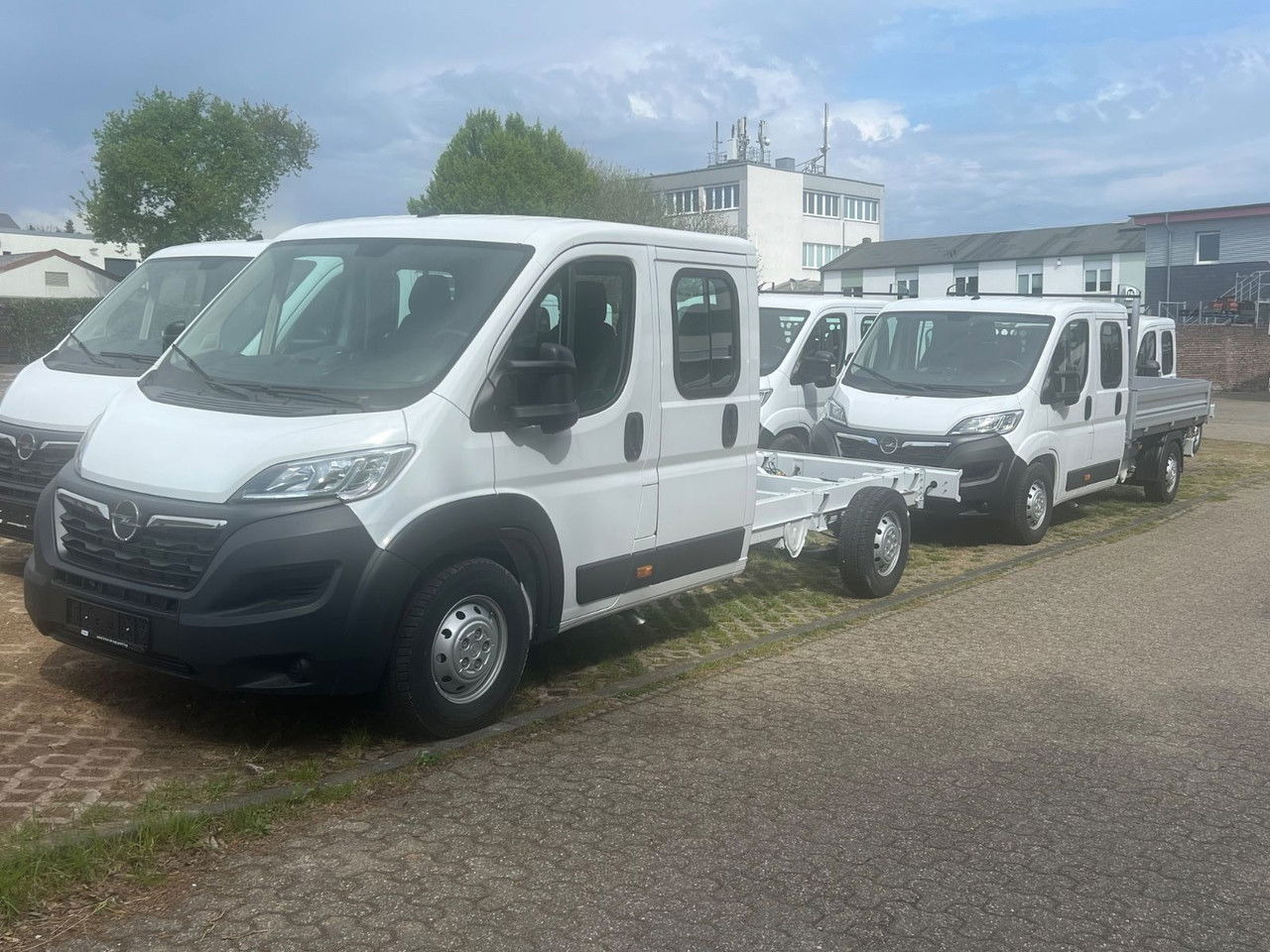 Opel Movano DoKa Kipper-Pritsche- L3H2 3,5t Edition Vermietung möglich - Billenőplatós kisteherautó, Duplakabinos kisteherautó: 3 kép. Opel Movano DoKa Kipper-Pritsche- L3H2 3,5t Edition Vermietung möglich - Billenőplatós kisteherautó, Duplakabinos kisteherautó: 3 kép.