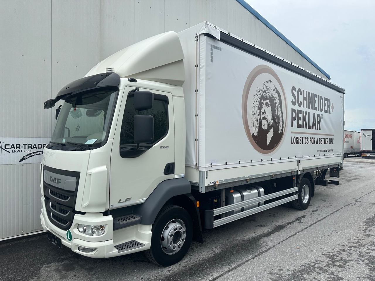 DAF LF 260 16T LBW Garantie - Ponyvás teherautó: 1 kép. DAF LF 260 16T LBW Garantie - Ponyvás teherautó: 1 kép.