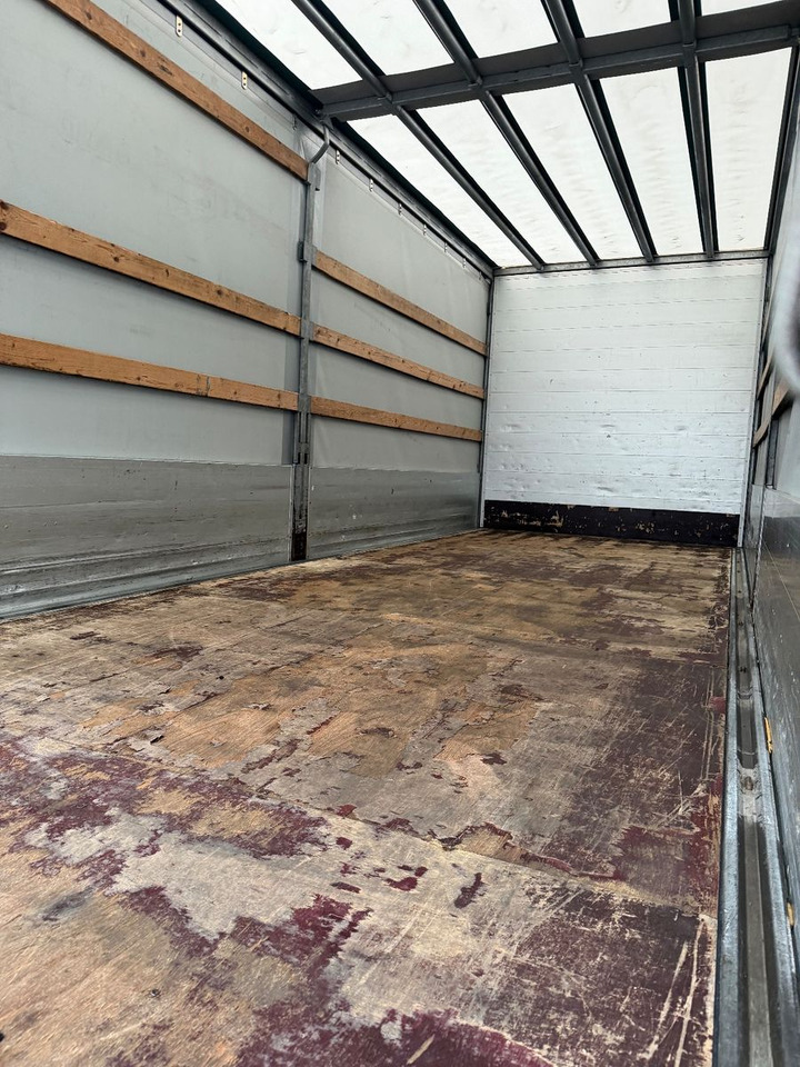 DAF LF 260 2T LBW TÜV neu - Ponyvás teherautó: 5 kép. DAF LF 260 2T LBW TÜV neu - Ponyvás teherautó: 5 kép.