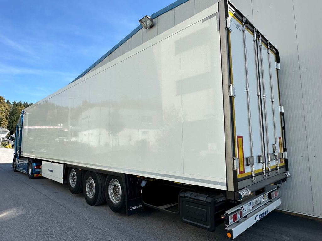 Krone SD 27 Thermoking Spectrum Multitemp Pharma Safe - Félpótkocsi hűtős: 4 kép. Krone SD 27 Thermoking Spectrum Multitemp Pharma Safe - Félpótkocsi hűtős: 4 kép.