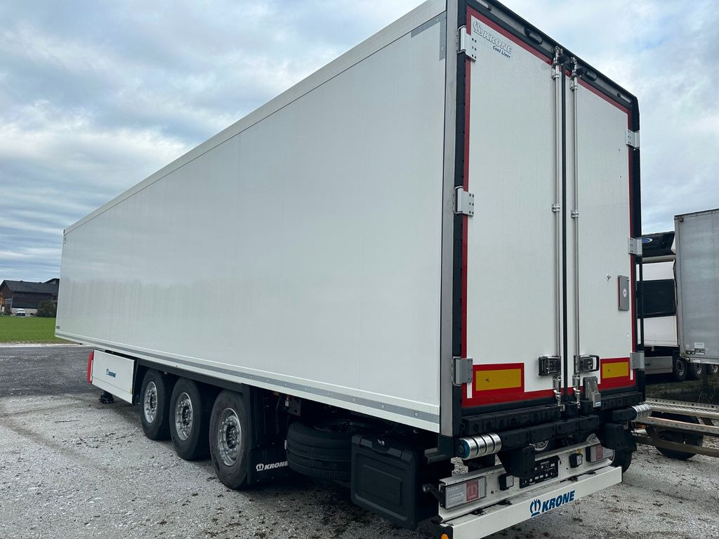 Krone SDR 27 Vector 1550 Doppelstock/Blumenbreit - Félpótkocsi hűtős: 3 kép. Krone SDR 27 Vector 1550 Doppelstock/Blumenbreit - Félpótkocsi hűtős: 3 kép.