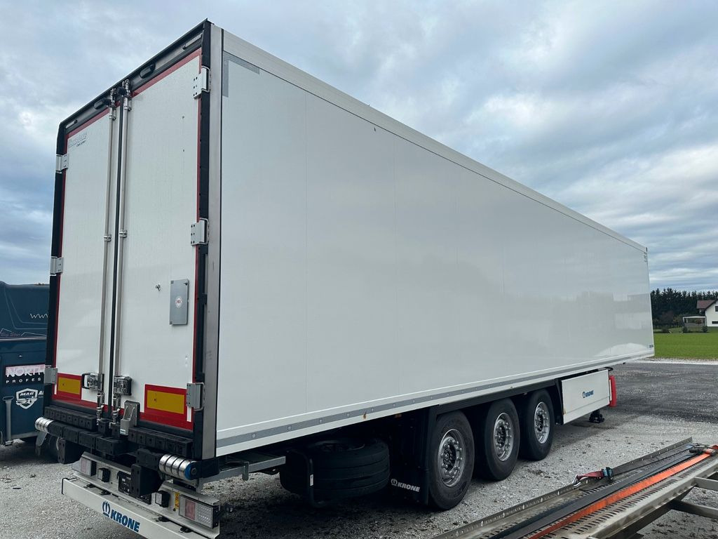 Krone SDR 27 Vector 1550 Doppelstock/Blumenbreit Krone SDR 27 Vector 1550 Doppelstock/Blumenbreit - Félpótkocsi hűtős: 4 kép. Krone SDR 27 Vector 1550 Doppelstock/Blumenbreit Krone SDR 27 Vector 1550 Doppelstock/Blumenbreit - Félpótkocsi hűtős: 4 kép.