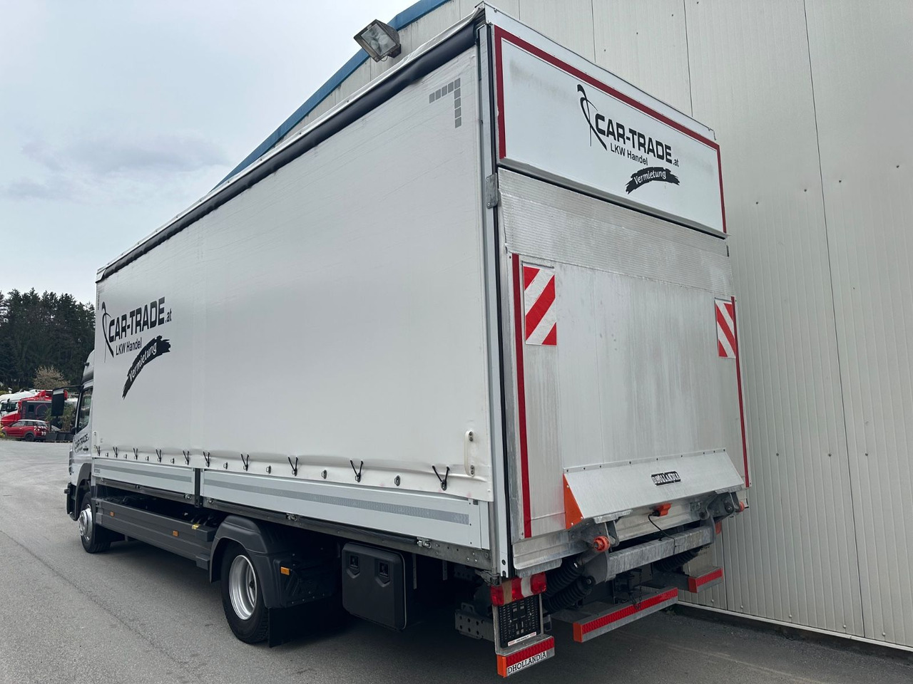 Mercedes-Benz Atego 1524 BigSpace LBW Navi/Kamera - Ponyvás teherautó: 4 kép. Mercedes-Benz Atego 1524 BigSpace LBW Navi/Kamera - Ponyvás teherautó: 4 kép.