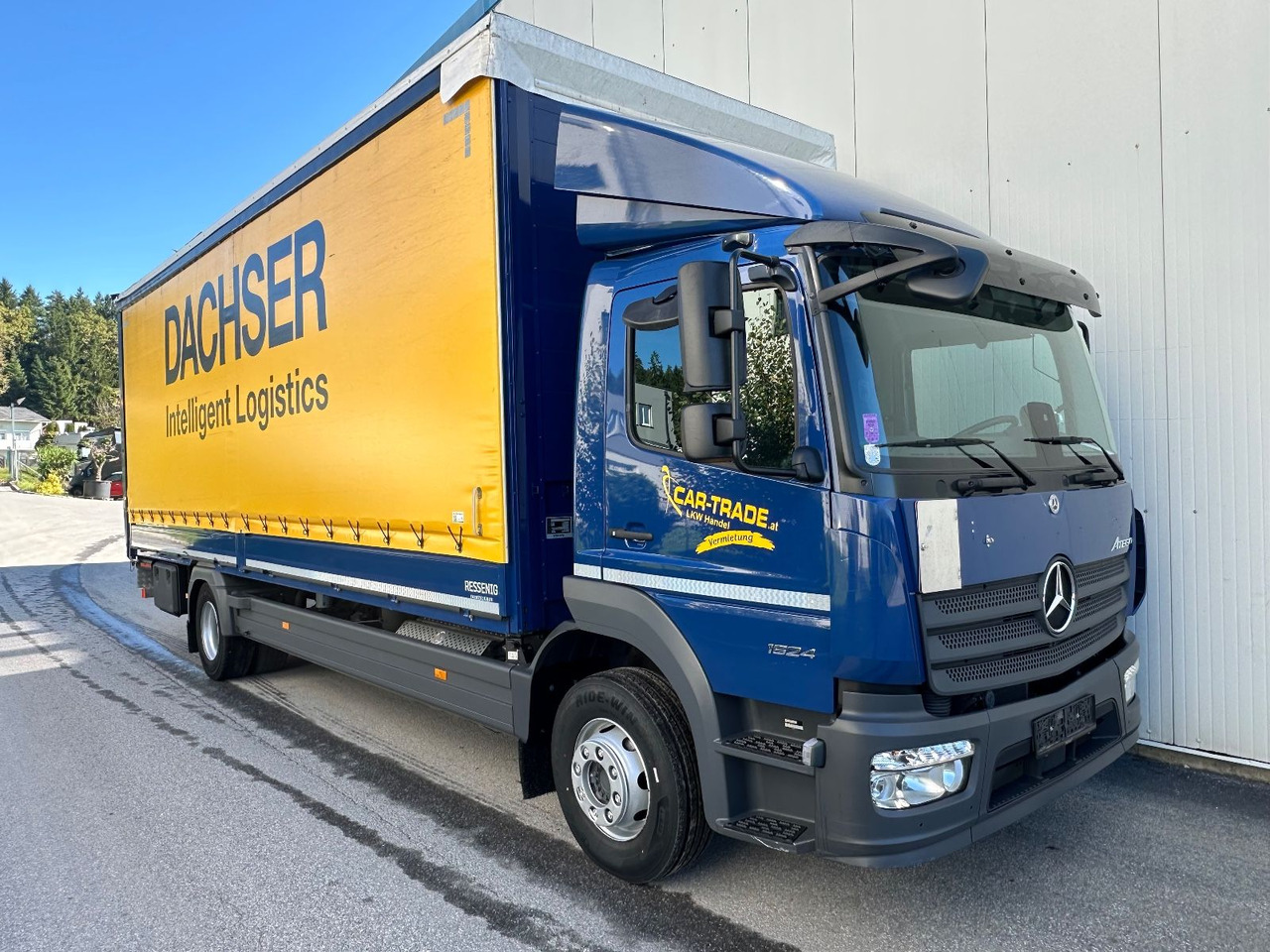 Mercedes-Benz Atego 1524 LBW - Ponyvás teherautó: 2 kép. Mercedes-Benz Atego 1524 LBW - Ponyvás teherautó: 2 kép.
