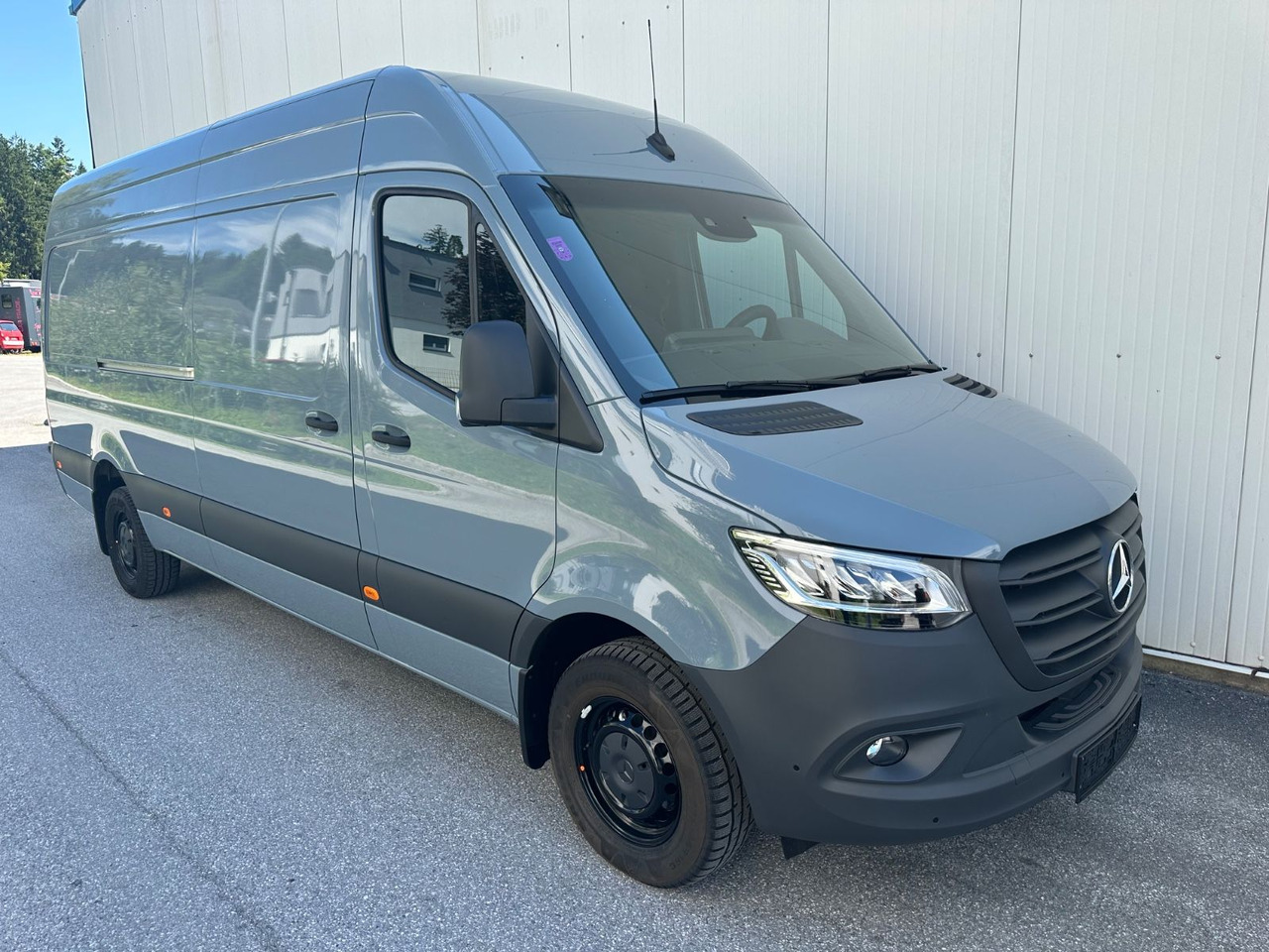 Mercedes-Benz Sprinter 317 cdi - Kempingautó: 2 kép. Mercedes-Benz Sprinter 317 cdi - Kempingautó: 2 kép.
