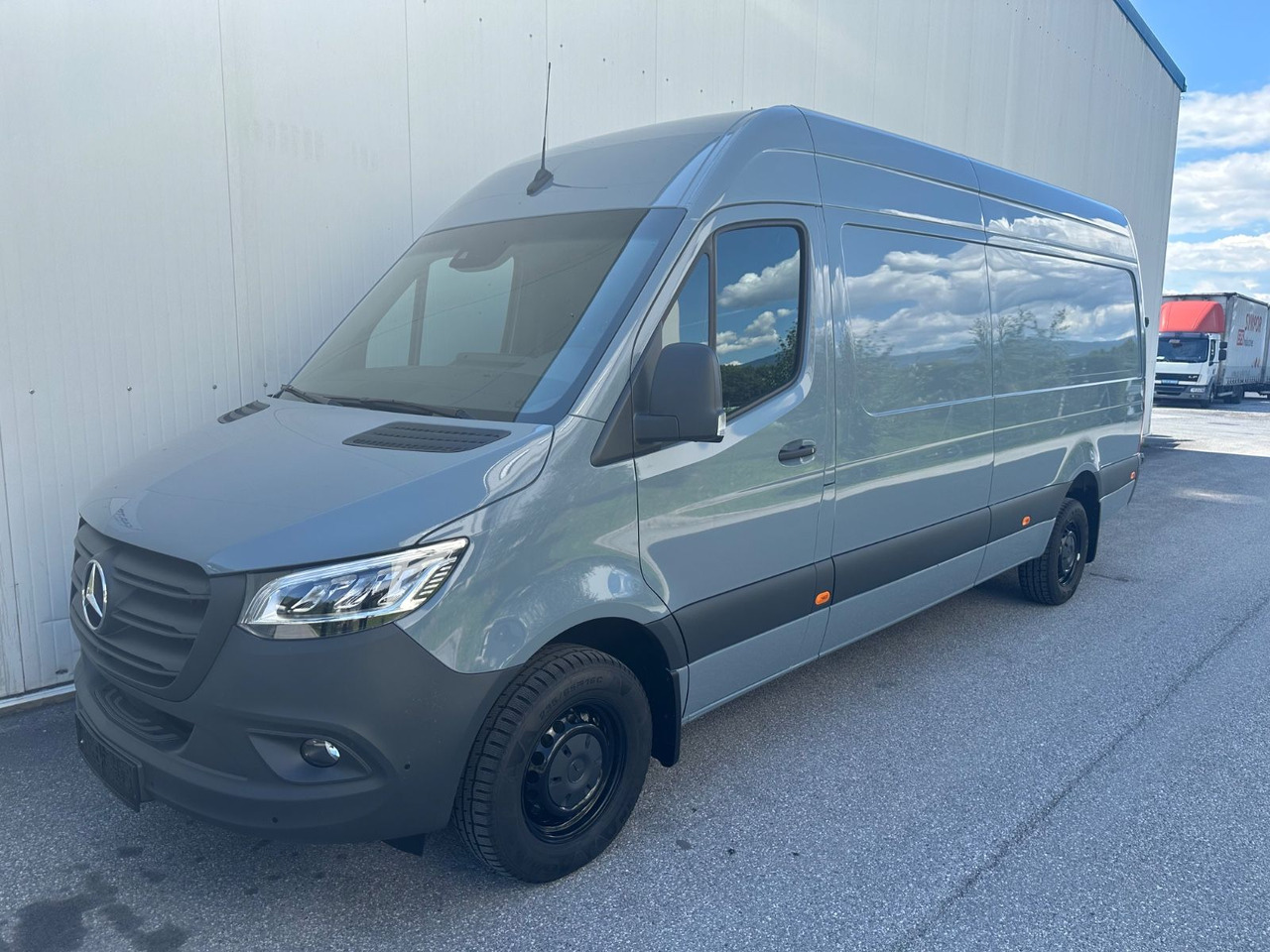 Mercedes-Benz Sprinter 317 cdi - Kempingautó: 1 kép. Mercedes-Benz Sprinter 317 cdi - Kempingautó: 1 kép.