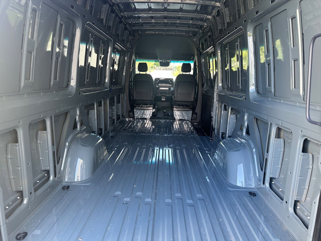 Mercedes-Benz Sprinter 317 cdi - Kempingautó: 5 kép. Mercedes-Benz Sprinter 317 cdi - Kempingautó: 5 kép.