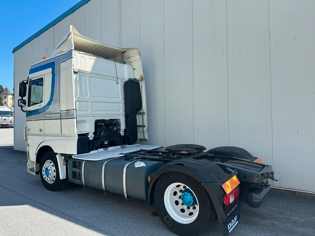 DAF XF 460 Manual Retarder ACC - Nyergesvontató: 4 kép. DAF XF 460 Manual Retarder ACC - Nyergesvontató: 4 kép.