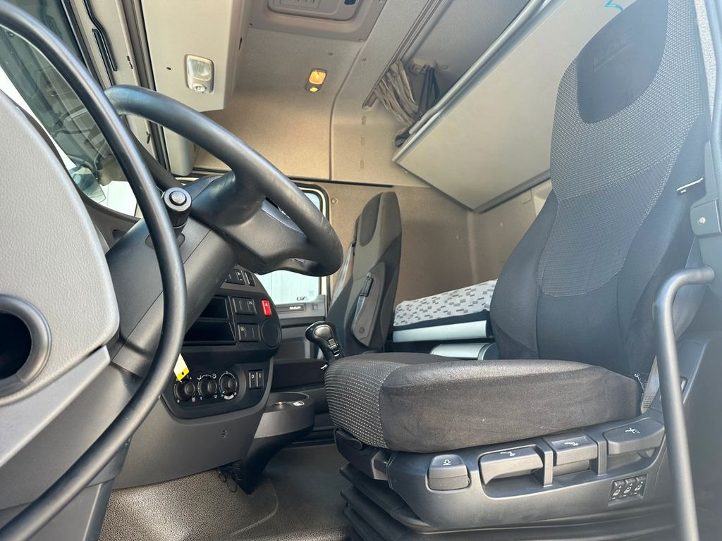 DAF XF 460 Manual Retarder ACC DAF XF 460 Manual Retarder ACC - Nyergesvontató: 5 kép. DAF XF 460 Manual Retarder ACC DAF XF 460 Manual Retarder ACC - Nyergesvontató: 5 kép.