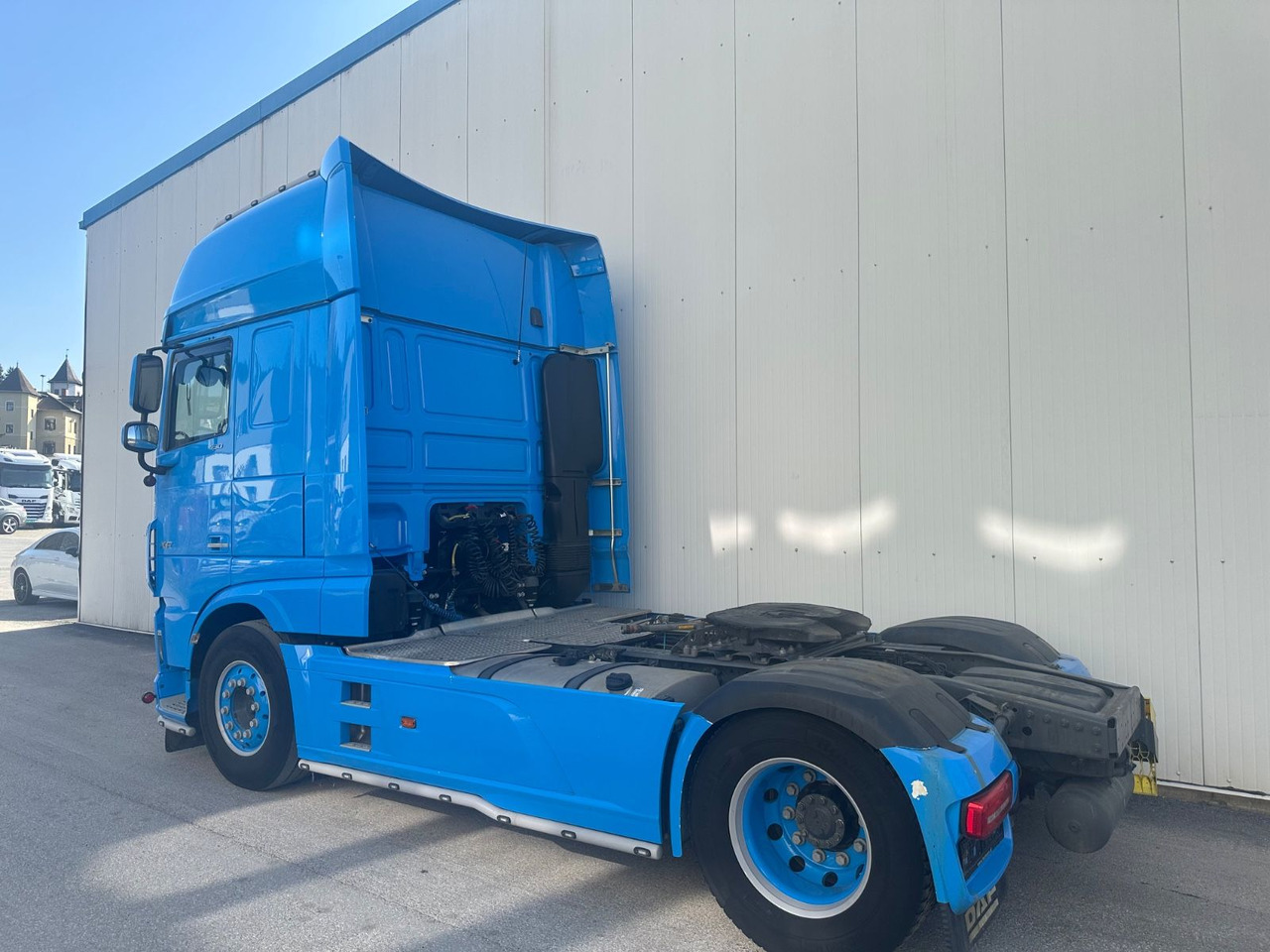 DAF XF 530 SSC Standklima Hyd. VOLL - Nyergesvontató: 3 kép. DAF XF 530 SSC Standklima Hyd. VOLL - Nyergesvontató: 3 kép.