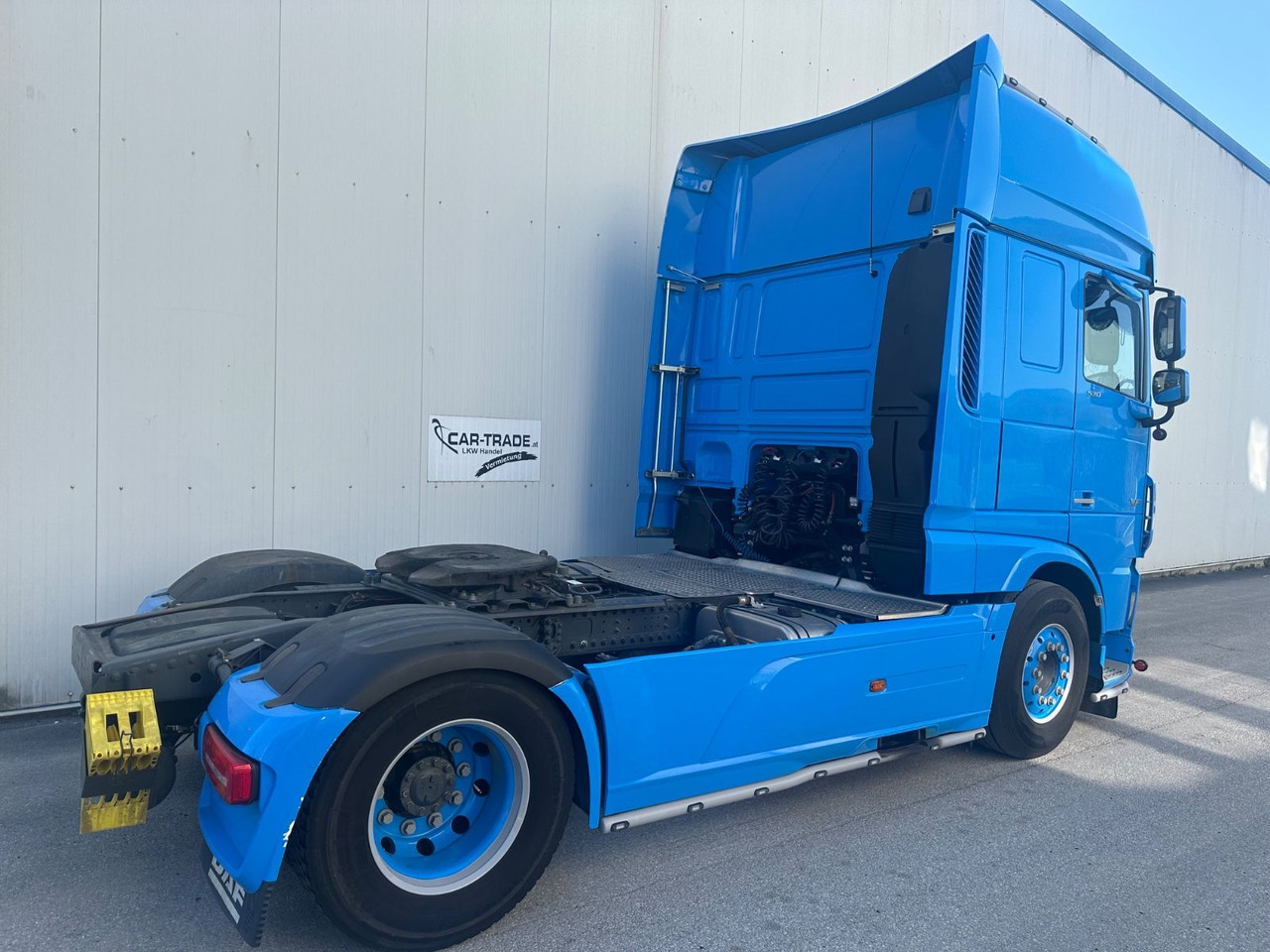 DAF XF 530 SSC Standklima Hyd. VOLL - Nyergesvontató: 4 kép. DAF XF 530 SSC Standklima Hyd. VOLL - Nyergesvontató: 4 kép.