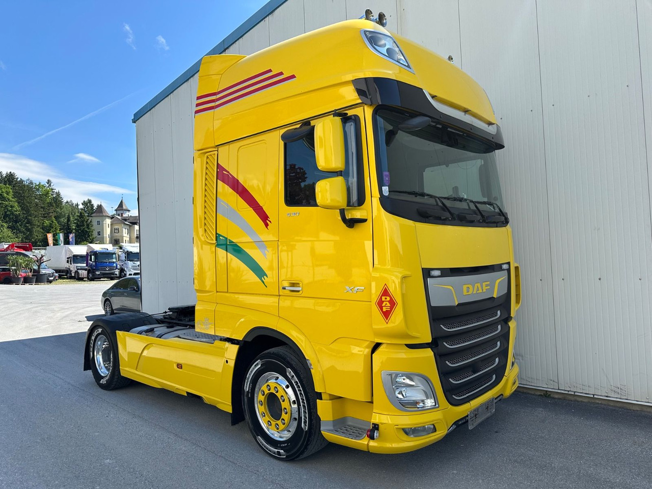 DAF XF 530 SSC Standklima Leder ALU Vollluft - Nyergesvontató: 2 kép. DAF XF 530 SSC Standklima Leder ALU Vollluft - Nyergesvontató: 2 kép.