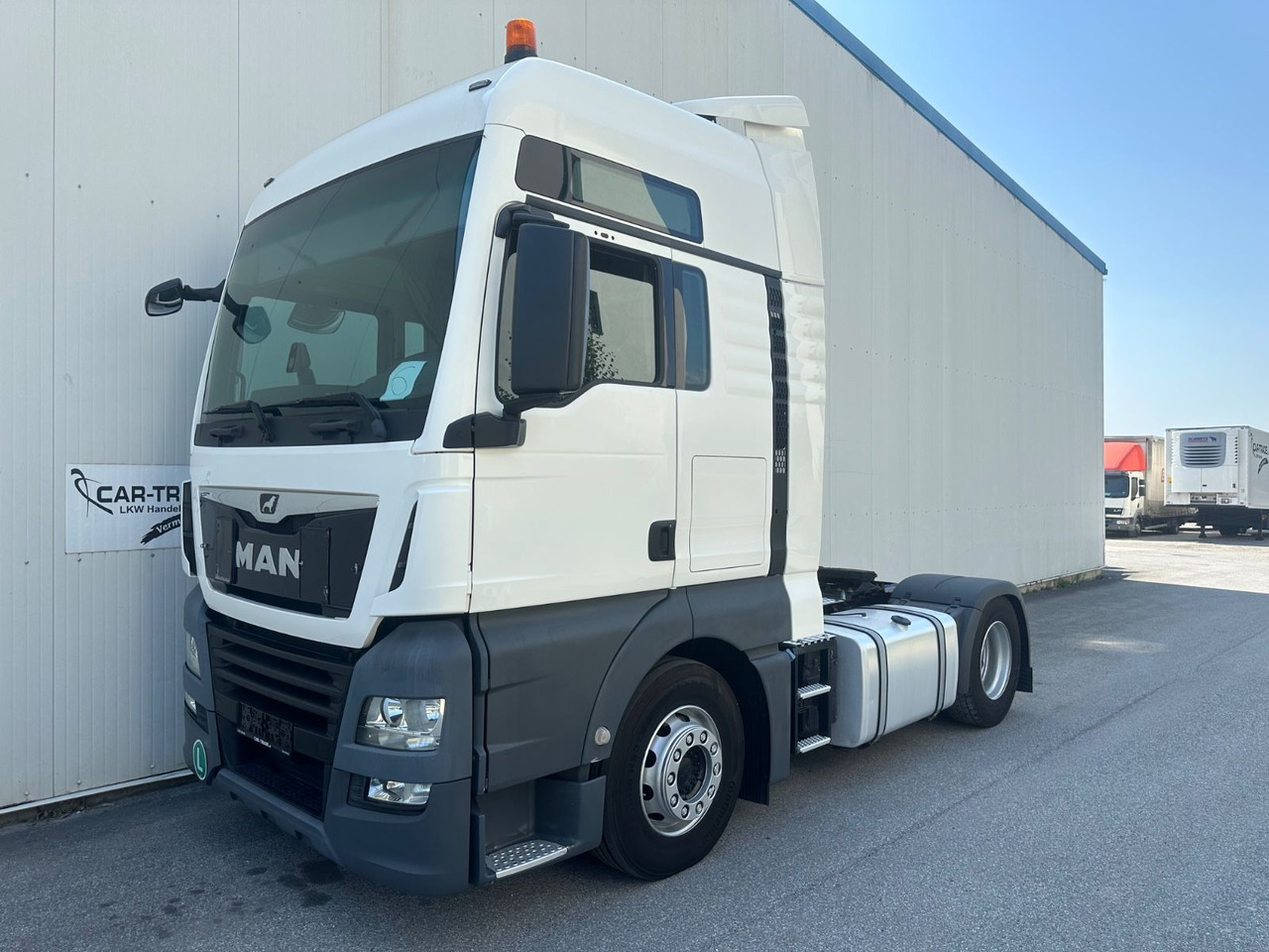 MAN TGX 18.460 XXL Intarder/Standklima - Nyergesvontató: 1 kép. MAN TGX 18.460 XXL Intarder/Standklima - Nyergesvontató: 1 kép.