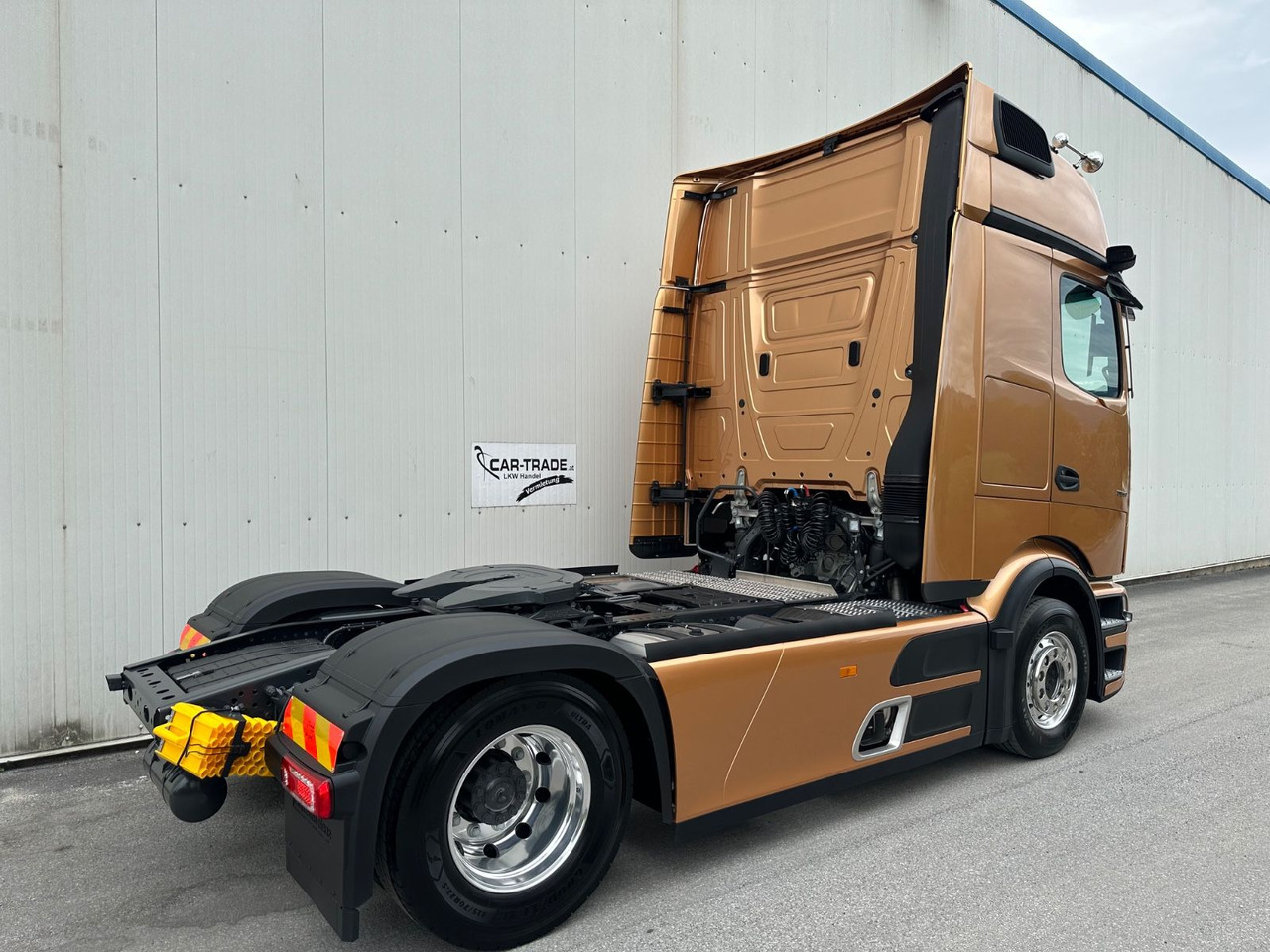 Mercedes-Benz Actros 1853 ProCab Bronze - Nyergesvontató: 4 kép. Mercedes-Benz Actros 1853 ProCab Bronze - Nyergesvontató: 4 kép.
