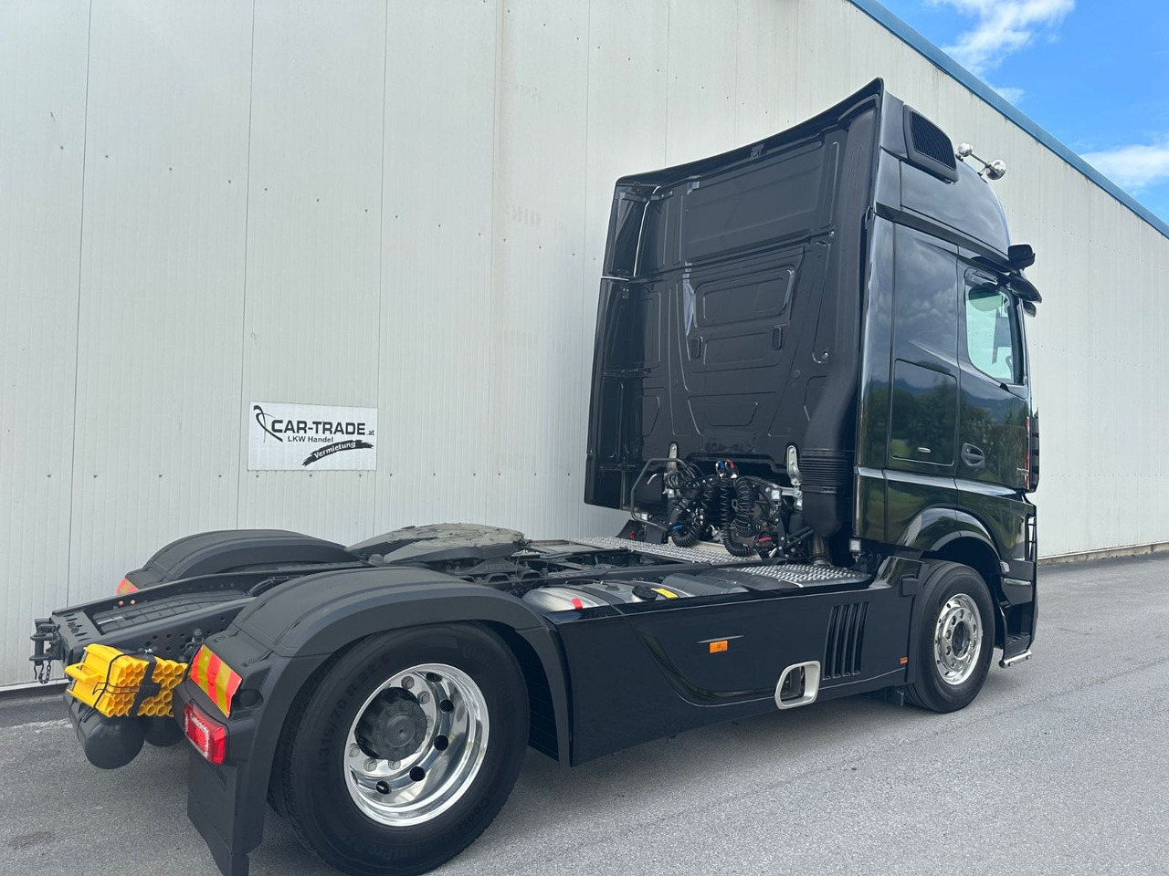Mercedes-Benz Actros 1863 Final Edition Vollausstattung - Nyergesvontató: 4 kép. Mercedes-Benz Actros 1863 Final Edition Vollausstattung - Nyergesvontató: 4 kép.
