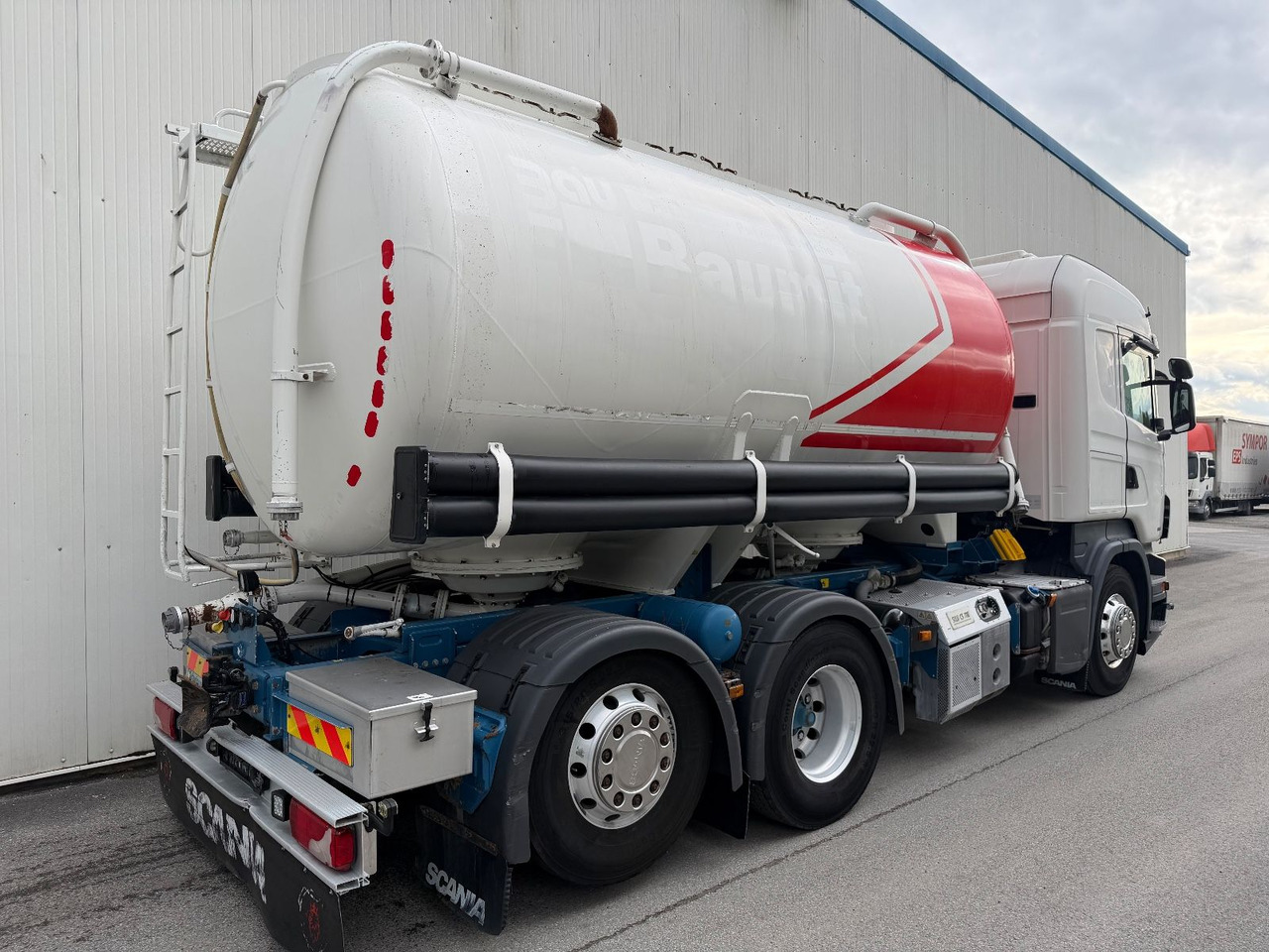 Scania R 480 Opticruise Highline Retarder PTO Standklim - Szippantós autó: 4 kép. Scania R 480 Opticruise Highline Retarder PTO Standklim - Szippantós autó: 4 kép.