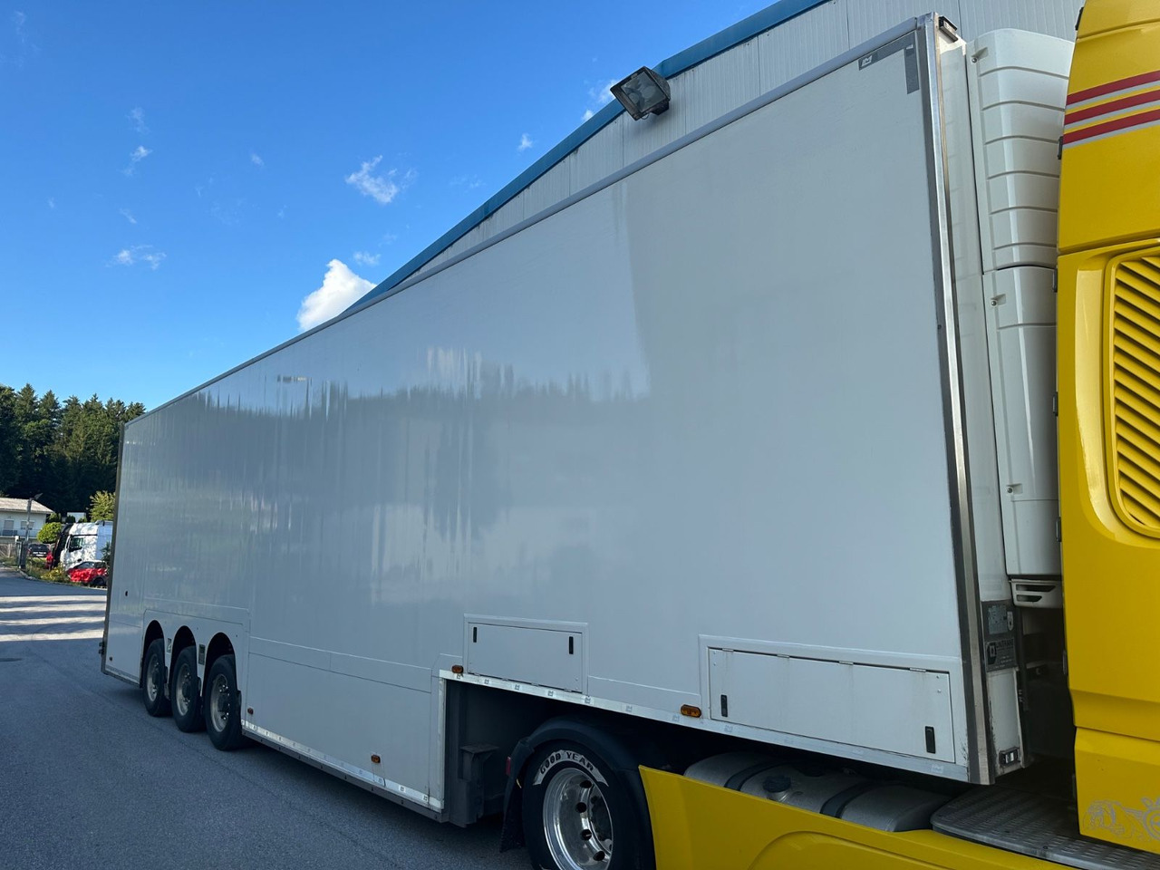 Van Eck Dubbeldeck T3Z Carrier - Félpótkocsi dobozos: 2 kép. Van Eck Dubbeldeck T3Z Carrier - Félpótkocsi dobozos: 2 kép.