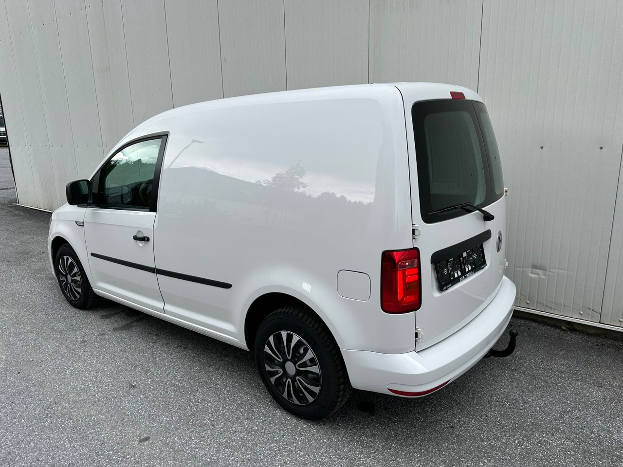 Volkswagen Caddy 2.0tdi - Kis furgon: 4 kép. Volkswagen Caddy 2.0tdi - Kis furgon: 4 kép.