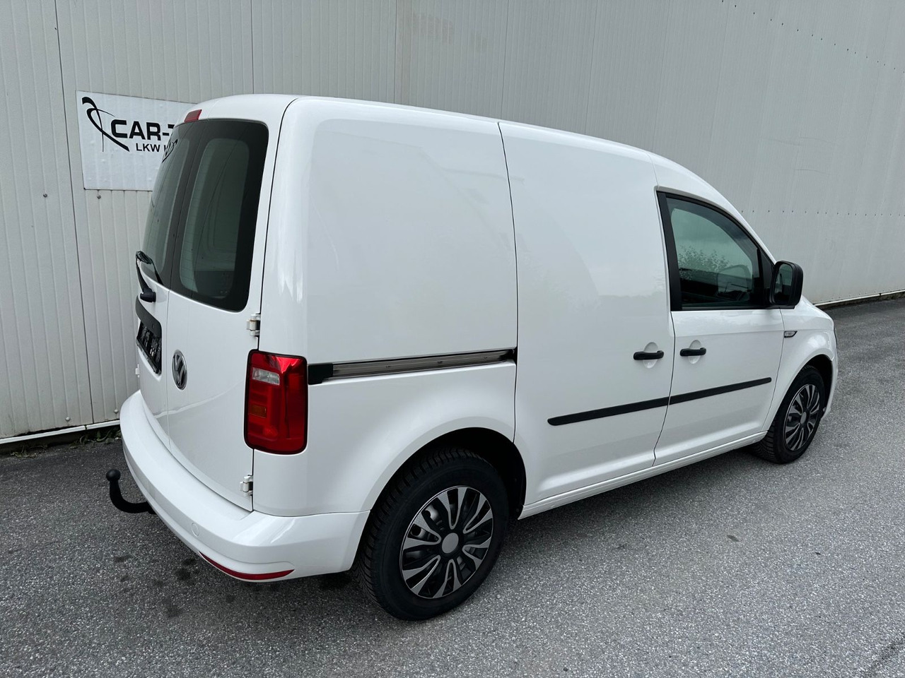 Volkswagen Caddy 2.0tdi - Kis furgon: 3 kép. Volkswagen Caddy 2.0tdi - Kis furgon: 3 kép.