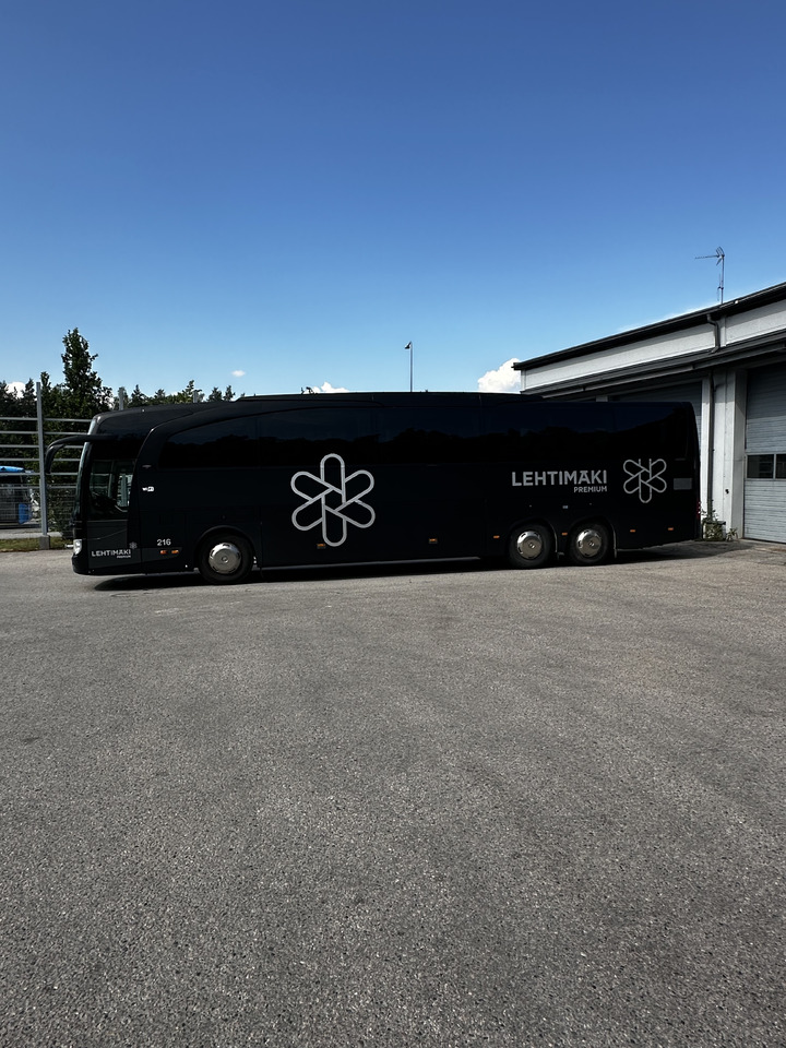 MERCEDES-BENZ Travego RHD-M - Távolsági busz: 3 kép. MERCEDES-BENZ Travego RHD-M - Távolsági busz: 3 kép.