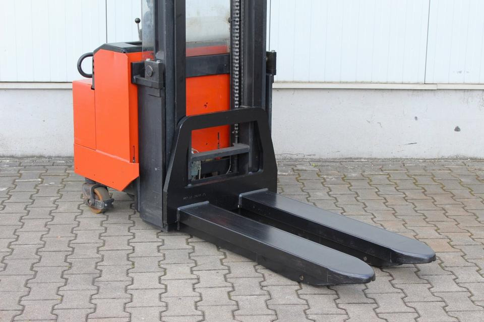 BT LSV1250 - 3400mm - Emelőtargoncá: 5 kép. BT LSV1250 - 3400mm - Emelőtargoncá: 5 kép.