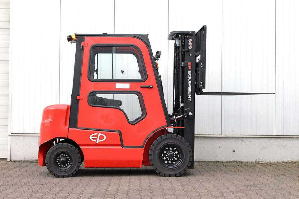 EP EFL252 Triplex Li-ion 111Std. - Elektromos targonca: 3 kép. EP EFL252 Triplex Li-ion 111Std. - Elektromos targonca: 3 kép.